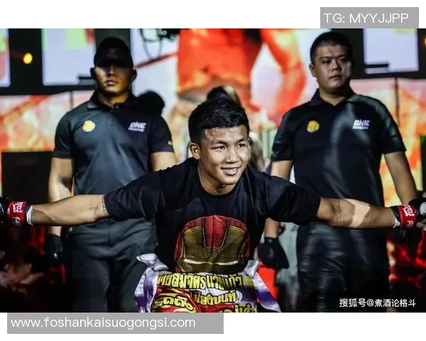 两代王者的交接仪式！罗唐誓要出现最优美的泰拳！